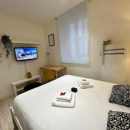 Duruy G Proche Piscine Et Patinoire * رانس